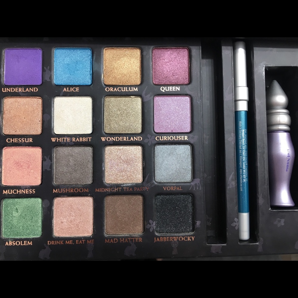 Urban Decay Alice in Wonderland pallet
